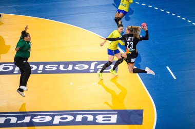 DORTMUND, GERMANY - 9 Aralık 2025: Annika Lott - Dünya Bayanlar Hentbol Şampiyonası 2025 Almanya - Westfallenhalle 'de Brezilya' ya karşı.