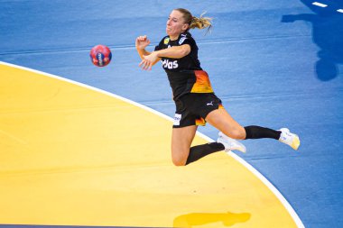 DORTMUND, GERMANY - 9 Aralık 2025: Jenny Behrend - Dünya Bayanlar Hentbol Şampiyonası 2025 Almanya - Westfallenhalle 'de Brezilya' ya karşı.