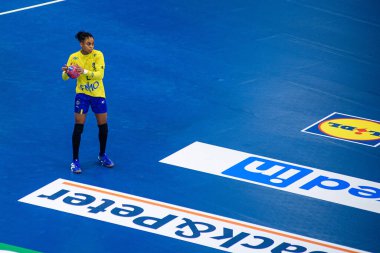 DORTMUND, GERMANY - 9 Aralık 2025: De Paula Bruna - Dünya Bayanlar Hentbol Şampiyonası 2025 Almanya - Westfallenhalle 'de Brezilya' ya karşı.