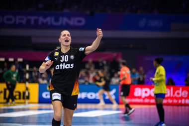 DORTMUND, GERMANY - 9 Aralık 2025: Jenny Behrend - Dünya Bayanlar Hentbol Şampiyonası 2025 Almanya - Westfallenhalle 'de Brezilya' ya karşı.