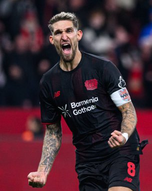 LEVERKUSEN, GERMANY - 13 Aralık 2025: Robert Andrich, gol - Bundesliga maçı Bayer 04 Leverkusen 1.FC Koeln 'e karşı Bayena' da.