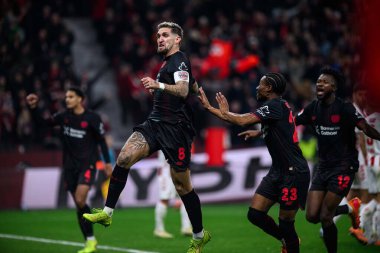 LEVERKUSEN, GERMANY - 13 Aralık 2025: Robert Andrich, gol - Bundesliga maçı Bayer 04 Leverkusen 1.FC Koeln 'e karşı Bayena' da.