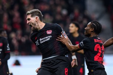 LEVERKUSEN, GERMANY - 13 Aralık 2025: Robert Andrich, gol - Bundesliga maçı Bayer 04 Leverkusen 1.FC Koeln 'e karşı Bayena' da.