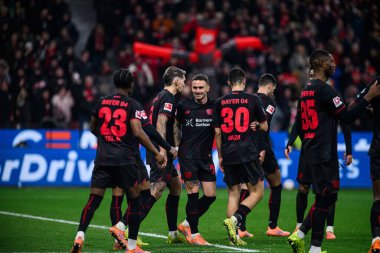 LEVERKUSEN, GERMANY - 13 Aralık 2025: Robert Andrich, gol - Bundesliga maçı Bayer 04 Leverkusen 1.FC Koeln 'e karşı Bayena' da.