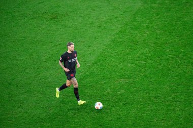 LEVERKUSEN, GERMANY - 13 ARALIK 2025: Robert Andrich - Bundesliga maçı Bayer 04 Leverkusen 'e karşı Bayarena' da 1.FC Koeln.