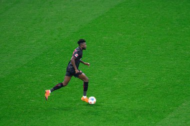 LEVERKUSEN, GERMANY - 13 ARALIK, 2025: Edmond Tapsoba - Bundesliga maçı Bayer 04 Leverkusen ile Bayena 1.FC Koeln maçında.