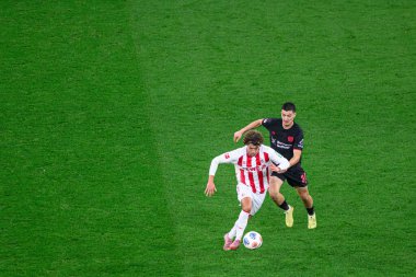 LEVERKUSEN, GERMANY - 13 Aralık 2025: Luca Waldschmidt, İbrahim Maza - Bundesliga maçı Bayer 04 Leverkusen 'e karşı Bayena' da 1.FC Koeln.