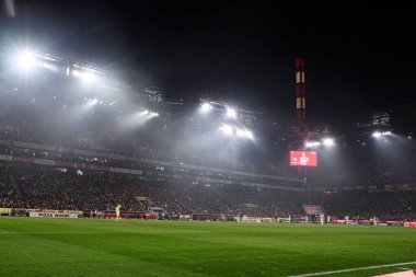 COLOGNE, Almanya - 20 ARALIK, 2025: - 1. Bundesliga maçı 1.FC Koeln 1 'e karşı. FC Union Berlin, Rhein Enerji Stadyumu.