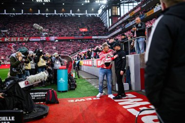 COLOGNE, Almanya - 20 ARALIK, 2025: Lukas Kwasniok, Steffen Baumgart - 1. Bundesliga maçı 1.FC Koeln 1 'e karşı. FC Union Berlin, Rhein Enerji Stadyumu.