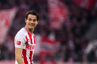 COLOGNE, Almanya - 20 ARALIK, 2025: Jakub Kaminski - 1. Bundesliga maçı 1.FC Koeln 1 'e karşı. FC Union Berlin, Rhein Enerji Stadyumu.