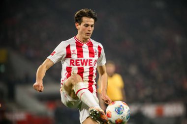 COLOGNE, Almanya - 20 ARALIK, 2025: Jakub Kaminski - 1. Bundesliga maçı 1.FC Koeln 1 'e karşı. FC Union Berlin, Rhein Enerji Stadyumu.