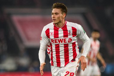 COLOGNE, Almanya - 20 ARALIK, 2025 Christopher Trimmel - 1. Bundesliga maçı 1.FC Koeln 1 'e karşı. FC Union Berlin, Rhein Enerji Stadyumu.