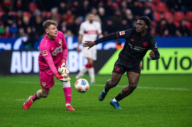 LEVERKUSEN, ALMANY - 10 HAZİRAN, 2026: Alexander Nuebel, Ernest Poku - 1. Bundesliga maçı Bayer 04 Leverkusen, Bayarena 'da Vfb Stuttgart' a karşı..