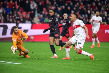 LEVERKUSEN, ALMANY - 10 HAZİRAN, 2026: gol, Jamie Leweling, Jeanuel Belocian, Mark Flekken - 1. Bundesliga maçı Bayer 04 Leverkusen, Bayarena 'da Vfb Stuttgart' a karşı..