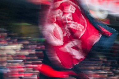 LEVERKUSEN, Almanya - 10 HAZİRAN, 2026: bayrak, hayranlar - 1. Bundesliga maçı Bayer 04 Leverkusen, Bayarena 'da Vfb Stuttgart' a karşı..