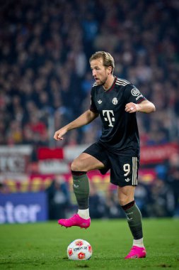 COLOGNE, ALMANY - 14 Ocak 2026: Harry Kane, 1.Bundesliga 1. FC Koeln, FC Bayern Münih 'e karşı. Rhein Enerji Stadyumunda