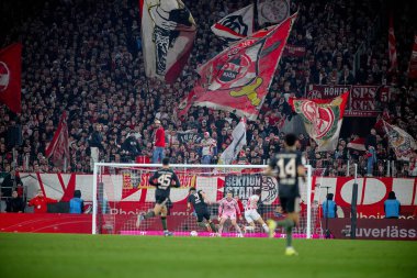 COLOGNE, GERMANY - 14 Ocak 2026: 1 Bundesliga futbol maçı. FC Koeln, FC Bayern Münih 'e karşı. Rhein Enerji Stadyumunda