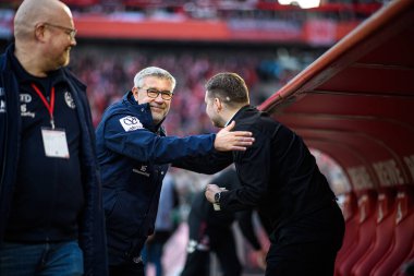 COLOGNE, ALMANY - 17 Ocak 2026: Urs Fischer, 1.Bundesliga 1. FC Koeln 1 'e karşı. Rhein Enerji Stadyumunda FSV Mainz 05