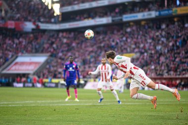 COLOGNE, Almanya - 17 Ocak 2026: Alessio Castro-Montes, 1.Bundesliga futbol maçı 1. FC Koeln 1 'e karşı. Rhein Enerji Stadyumunda FSV Mainz 05