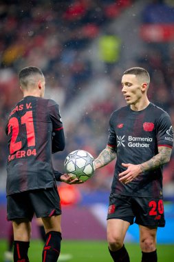 LEVERKUSEN, GERMANY - 28 JANUARY, 2026: Lucas Vazquez, Alejandro Grimaldo - Bayer 04 Leverkusen ile Villareal FC arasında oynanan UEFA Şampiyonlar Ligi futbol maçı.