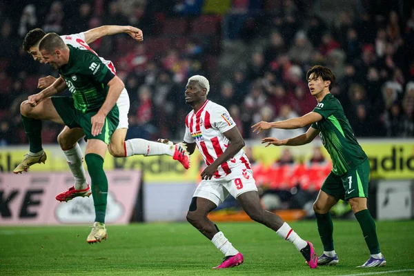 COLOGNE, Almanya - 30 HAZİRAN 2026 Ragnar Ache - 1. Bundesliga futbol maçı 1. FC Koeln, VfL Wolfsburg 'a karşı. Rhein Enerji Stadyumunda.