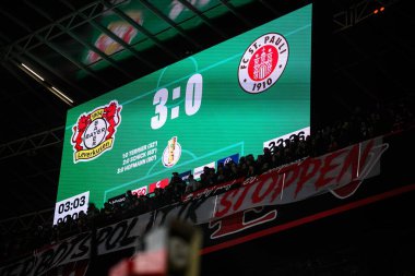 LEVERKUSEN, GERMANY - 3 Şubat 2026: Ekran, skor, DFB Pokal maçı Bayer 04 Leverkusen-St. Pauli maçı Bayarena 'da