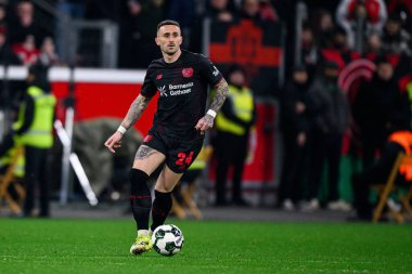 LEVERKUSEN, GERMANY - 3 Şubat 2026: Aleix Garcia, DFB Pokal maçı Bayer 04 Leverkusen ile St. Pauli