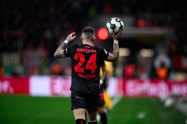 LEVERKUSEN, GERMANY - 3 Şubat 2026: Aleix Garcia, DFB Pokal maçı Bayer 04 Leverkusen ile St. Pauli