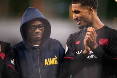 LEVERKUSEN, GERMANY - 3 Şubat 2026: Ray-Ban Meta Gen 2 'de Loic Bade ve Nathan Tella, Bayena' da DFB Pokal maçı Bayer 04 Leverkusen-St. Pauli