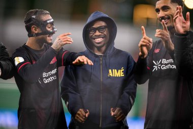 LEVERKUSEN, GERMANY - 3 FEBRUARY, 2026: Arthur, Loic Bade ve Nathan Tella Ray-Ban Meta Gen 2, DFB Pokal maçı Bayer 04 Leverkusen vs St. Pauli