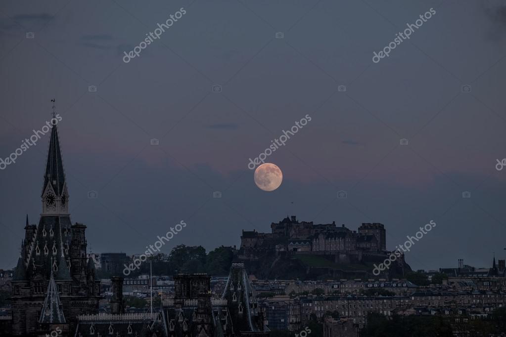 Large Moon Over Edinburgh Castle Stock Photo Image By C Rosnpr Gmail Com