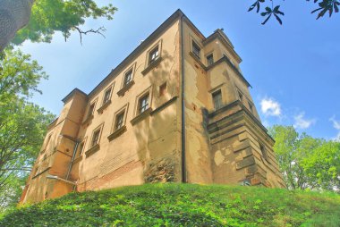 Polonya, Poty 'deki Eski Kale                               