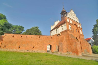  The Rampart Gate (Brama Waowa), Pomerania 'nın batısındaki Stargard' da bir ortaçağ şehir kapısı..                              