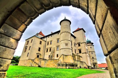 Şimdiki Winicz Şatosu Polonya 'da Leksandrwka Nehri kıyısındaki Leksandrwka nehri kıyısındaki küçük Polonya Voyvoda köyünde bulunan bir şato..