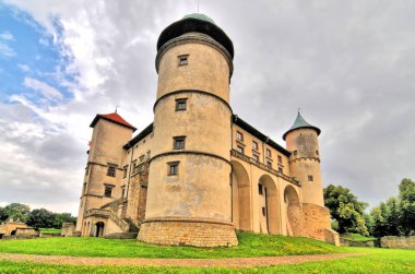 Şimdiki Winicz Şatosu Polonya 'da Leksandrwka Nehri kıyısındaki Leksandrwka nehri kıyısındaki küçük Polonya Voyvoda köyünde bulunan bir şato..