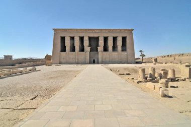 Eski Mısır 'ın en iyi korunmuş tapınak kompleksleri Dendera Tapınağı.