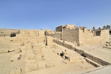 Eski Mısır 'ın en iyi korunmuş tapınak kompleksleri Dendera Tapınağı.