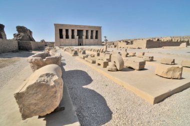 Eski Mısır 'ın en iyi korunmuş tapınak kompleksleri Dendera Tapınağı.