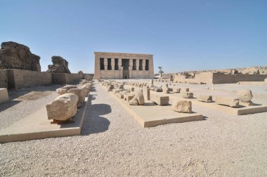 Eski Mısır 'ın en iyi korunmuş tapınak kompleksleri Dendera Tapınağı.