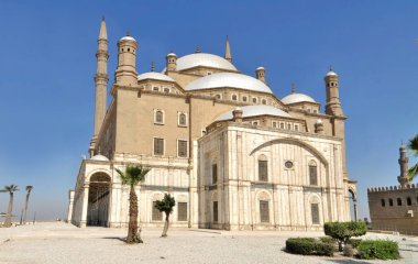 Muhammed Ali Camii ya da Muhammed Ali Camii Kahire 'deki Kahire Kalesi' ndeki tarihi camide yer almaktadır.