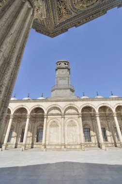 Muhammed Ali Camii ya da Muhammed Ali Camii Kahire 'deki Kahire Kalesi' ndeki tarihi camide yer almaktadır.
