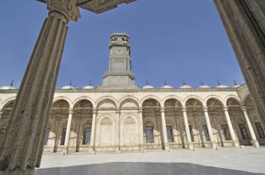 Muhammed Ali Camii ya da Muhammed Ali Camii Kahire 'deki Kahire Kalesi' ndeki tarihi camide yer almaktadır.