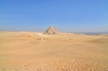 Giza, Mısır 'ın üç büyük piramidinin panoramik görüntüsü