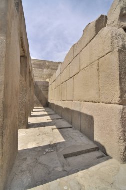 Firavun Khafre 'nin cenaze kompleksi piramidinin ya da Giza, Mısır' daki Chephren 'in bir parçası.