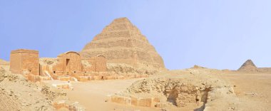 Djoser Piramidine Djoser Adım Piramidi ya da Mısır 'ın Saqara mezarlığında Horus Netjerikhet' in Adım Piramidi denir.