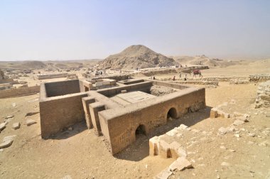 Djoser Piramidine Djoser Adım Piramidi ya da Mısır 'ın Saqara mezarlığında Horus Netjerikhet' in Adım Piramidi denir.
