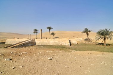 Unas 'ın piramit kompleksi Saqqara, Mısır' a ait olan vadi tapınağı