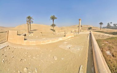 Unas 'ın piramit kompleksi Saqqara, Mısır' a ait olan vadi tapınağı