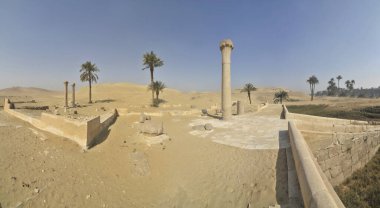 Unas 'ın piramit kompleksi Saqqara, Mısır' a ait olan vadi tapınağı