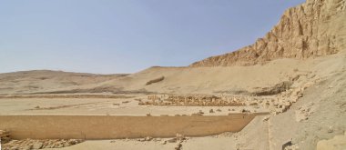 Mısır 'ın Luxor şehrinin karşısındaki Hatshepsut morg tapınağı.